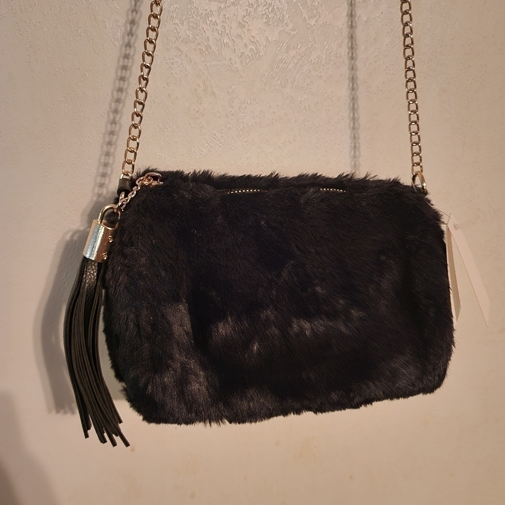 Vegan Faux Fur Shoulderbag Black with Gold Chain NWT